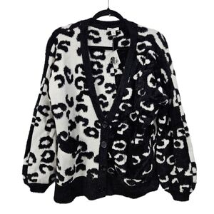 Women Cardigan Size Medium Leopard Print NEW